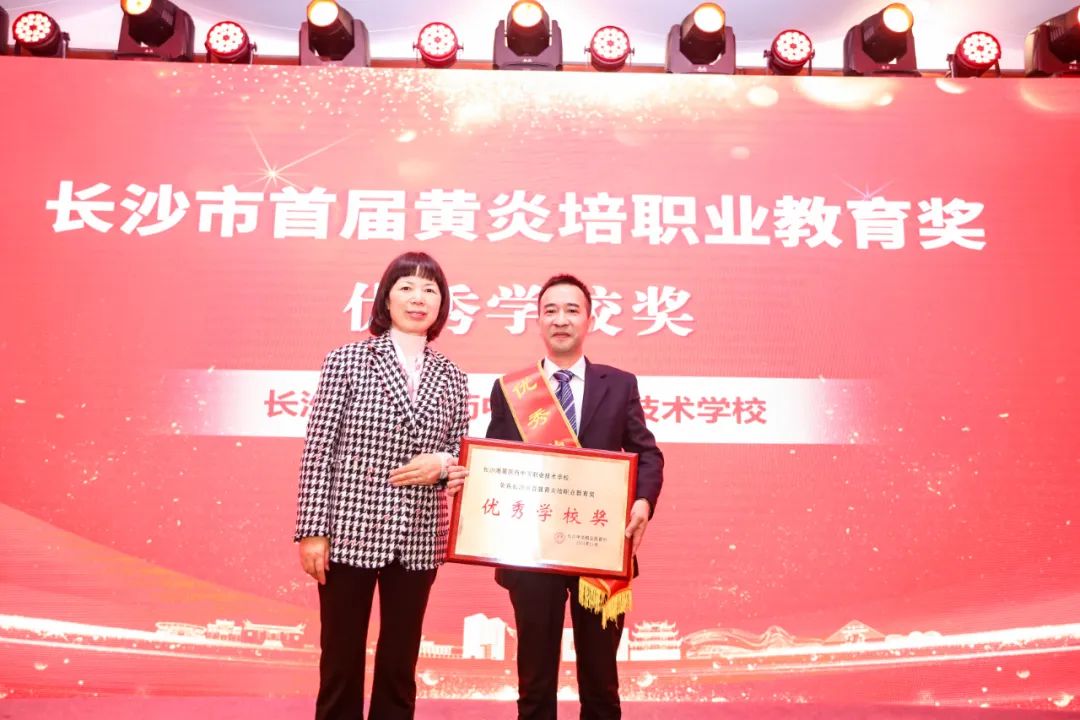 大门(1).jpg 图片