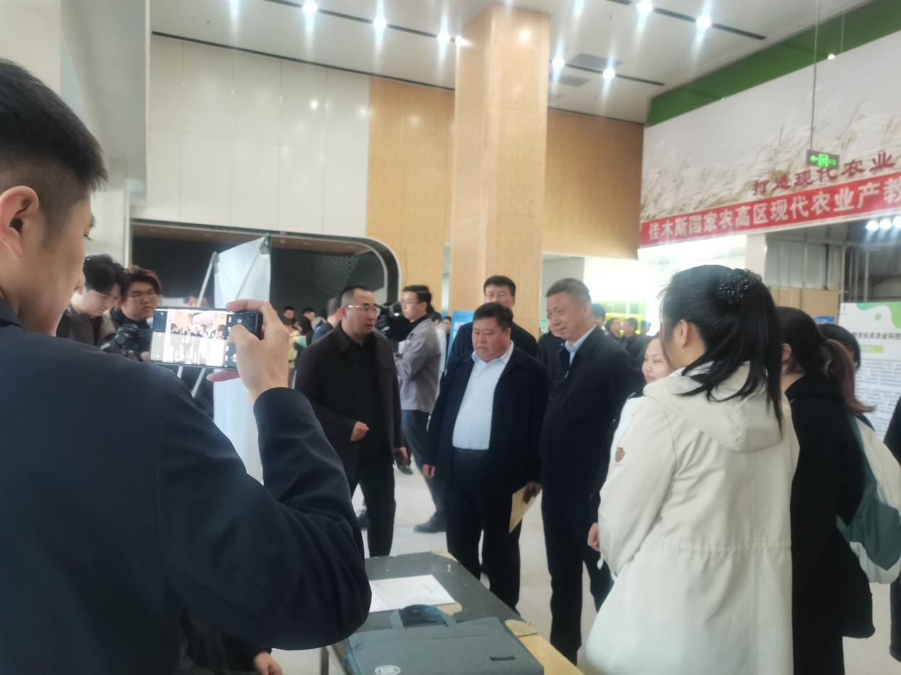 1744615707313903.png 1744615707313903.png